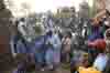 Le Griot conduit la foule